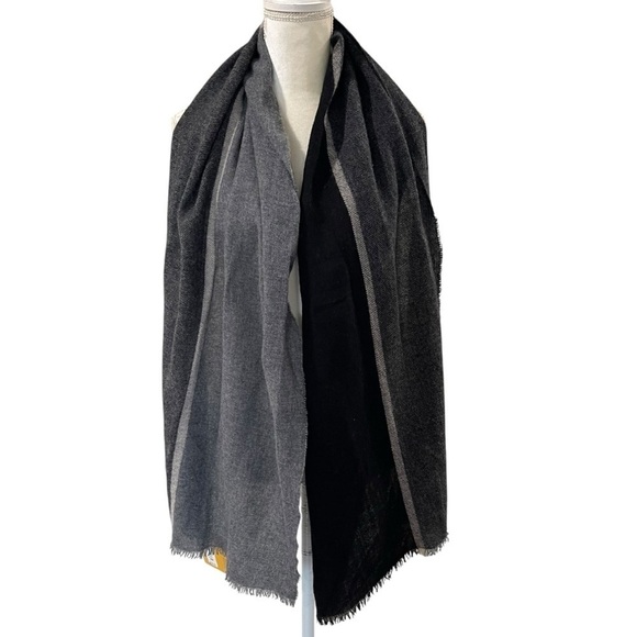 Hickey Freeman Black/Gray Center Stripe Double-Face 100% Cashmere Scarf $125 NWT - Picture 3 of 9